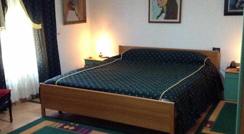 Art Hotel Nirvana Tiranë Ngoại thất bức ảnh