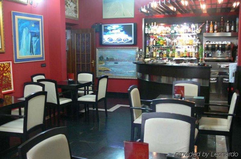 Art Hotel Nirvana Tiranë Nhà hàng bức ảnh