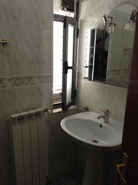 Art Hotel Nirvana Tiranë Phòng bức ảnh
