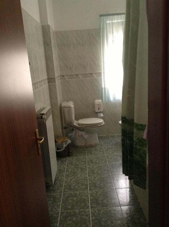 Art Hotel Nirvana Tiranë Phòng bức ảnh