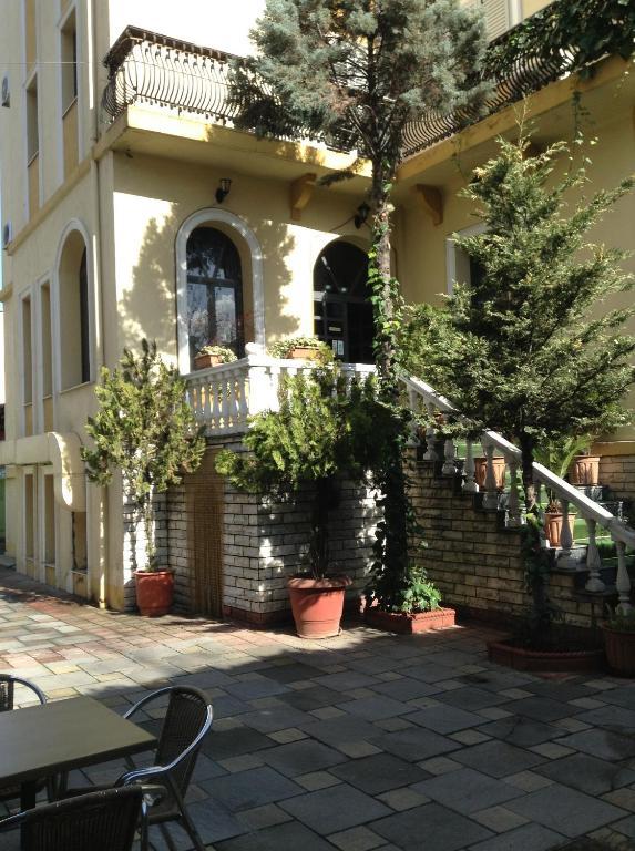Art Hotel Nirvana Tiranë Ngoại thất bức ảnh