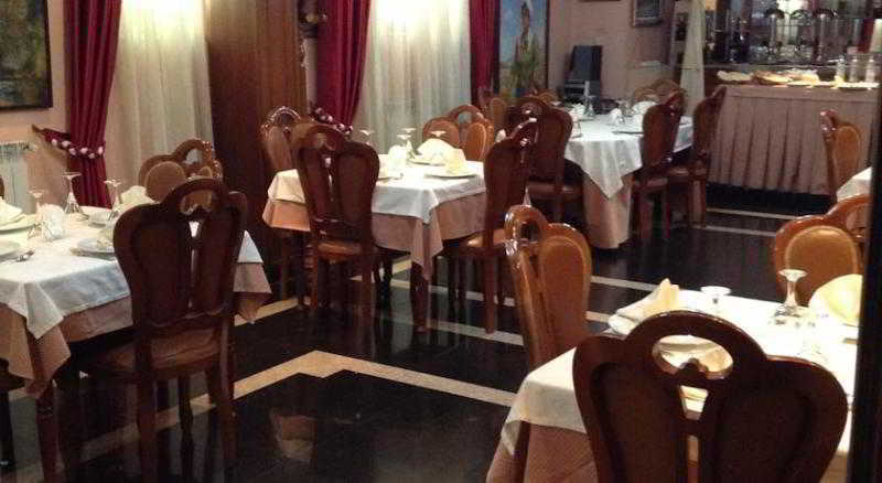 Art Hotel Nirvana Tiranë Nhà hàng bức ảnh