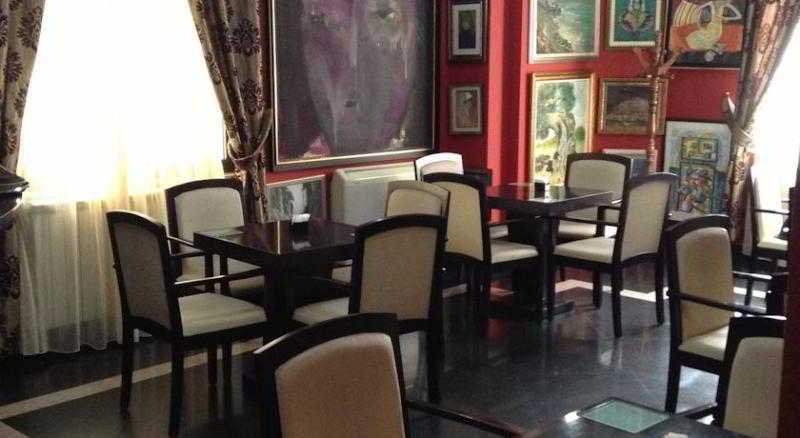 Art Hotel Nirvana Tiranë Nhà hàng bức ảnh