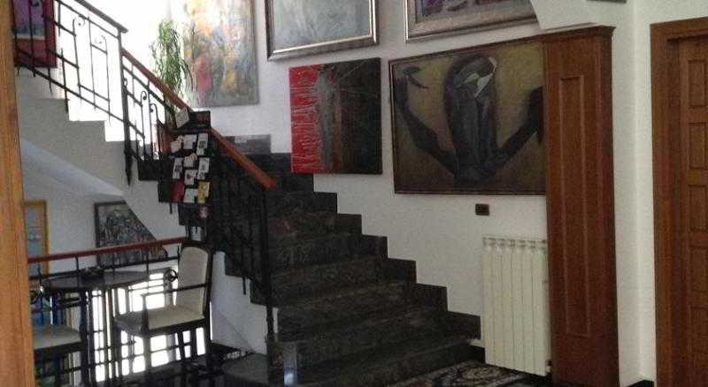 Art Hotel Nirvana Tiranë Nội địa bức ảnh